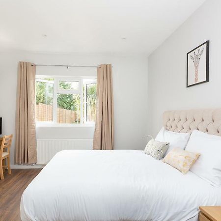 Austin David Apartments Хароу Екстериор снимка
