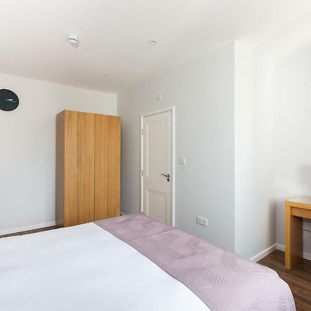 Austin David Apartments Хароу Екстериор снимка