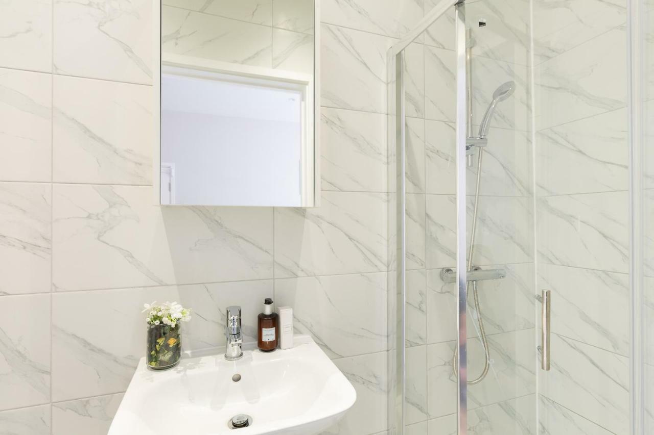 Austin David Apartments Хароу Екстериор снимка
