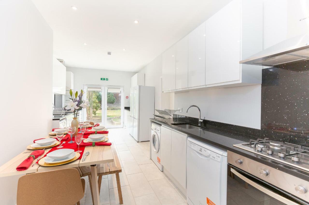 Austin David Apartments Хароу Екстериор снимка