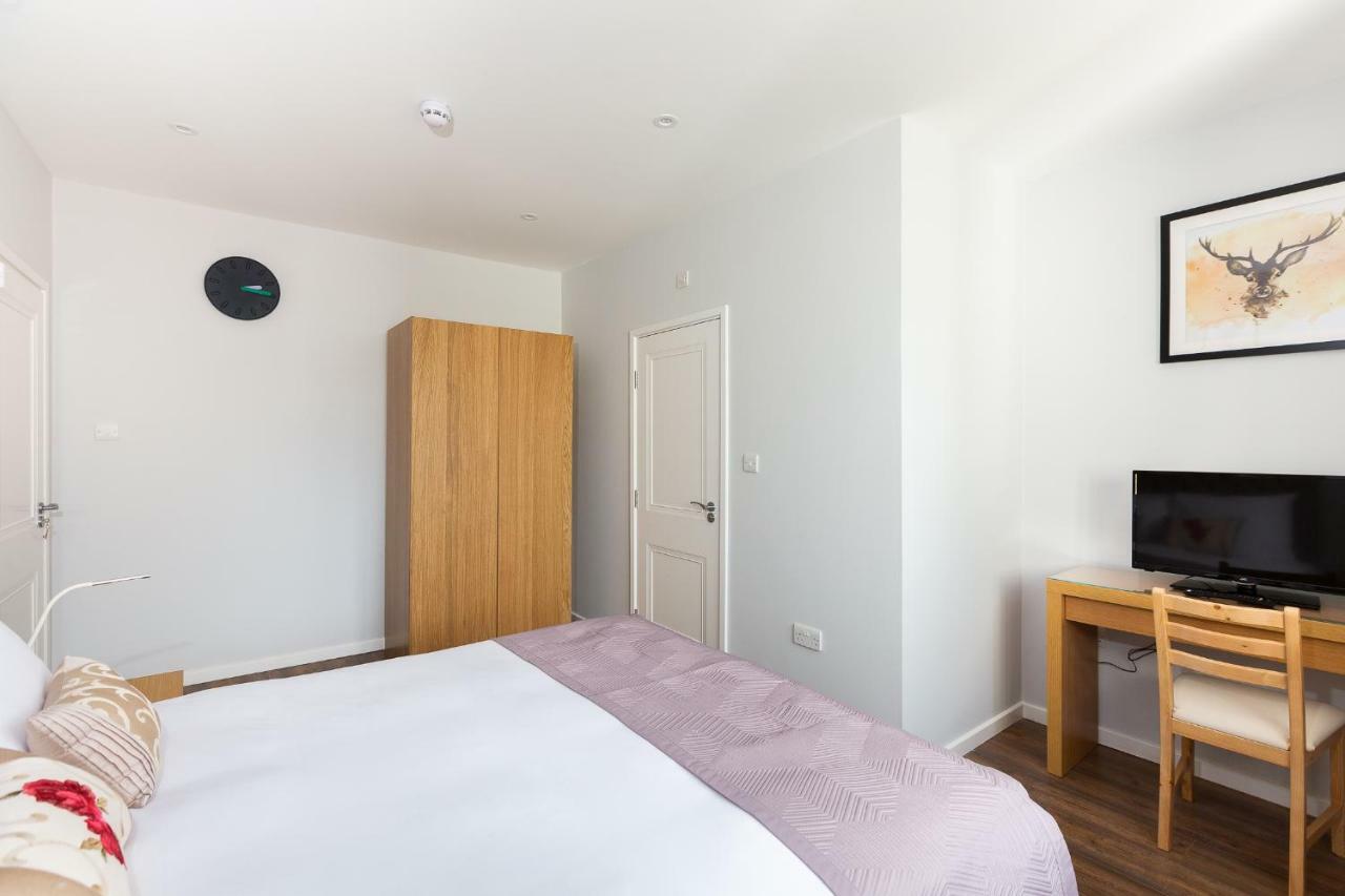 Austin David Apartments Хароу Екстериор снимка